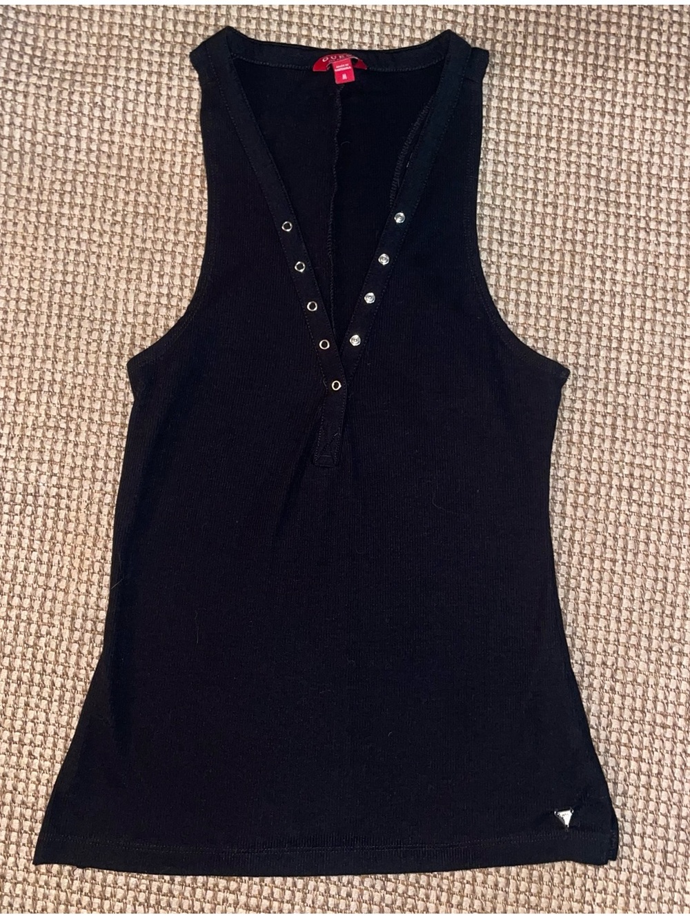 Vintage Y2K Ribbed Henley Snap Button v neck. Like new condition!  Sz med. Black